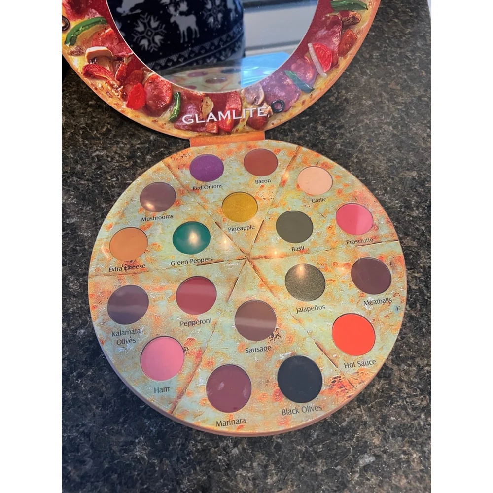 New Glamlite Cosmetics Pizza Makeup Palette! 18 Shades Eyeshadow Palette